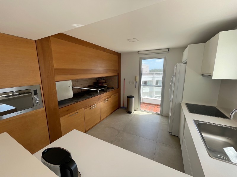 Espectacular penthouse en Rincón del Indio para alquiler